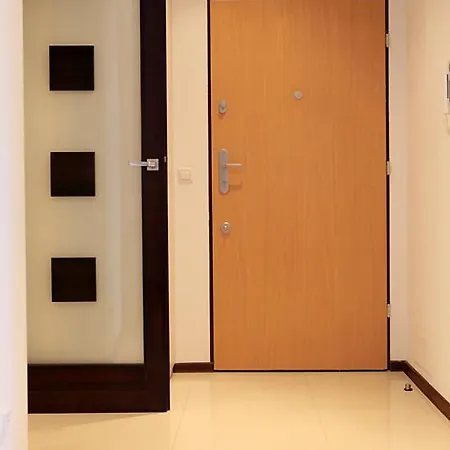 P&o Serviced Gdanski Station شقة